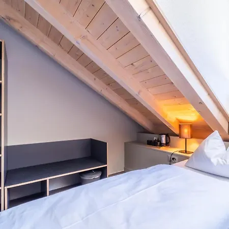 The By The Hey Otel 3*