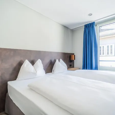 Hotel The By The Hey