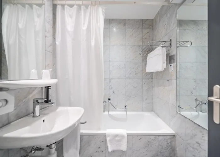 The By The Hey 3* אינטרלאקן