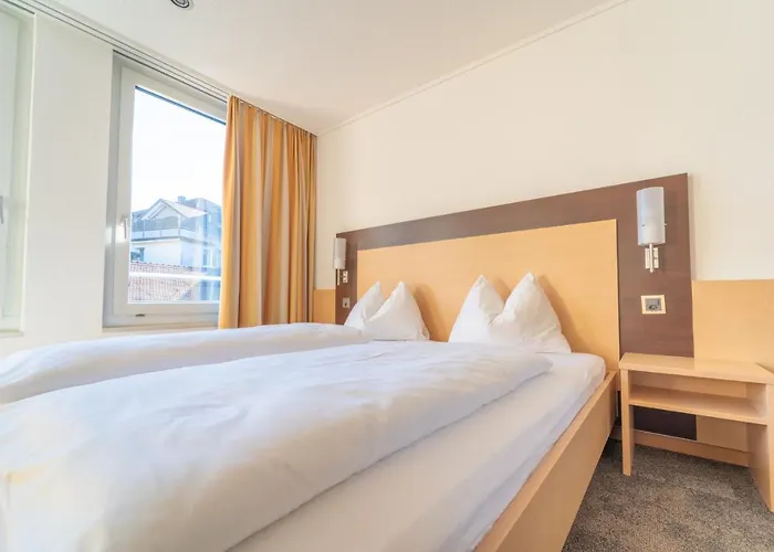 The By The Hey אינטרלאקן