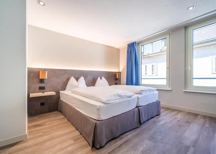 Hotel The By The Hey 3*