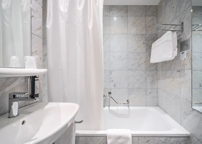 The By The Hey Hotel 3*