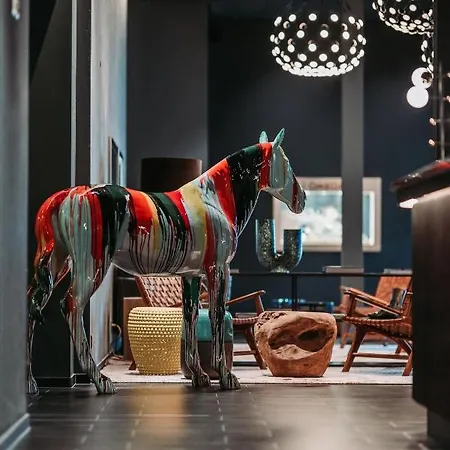 The By The Hey 호텔