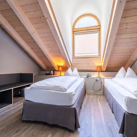 The By The Hey 인터라켄