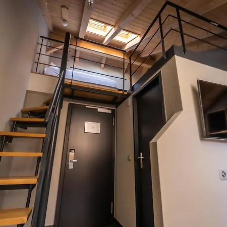 The By The Hey 인터라켄