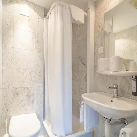 The By The Hey 인터라켄