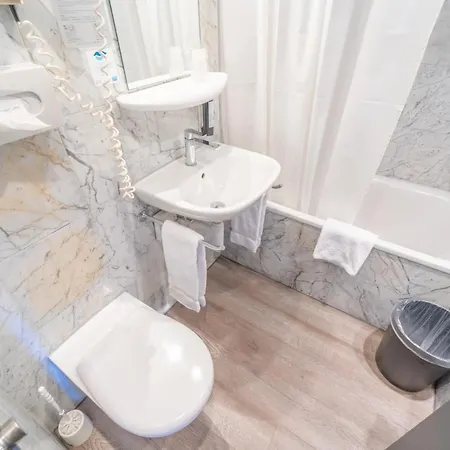 The By The Hey 호텔