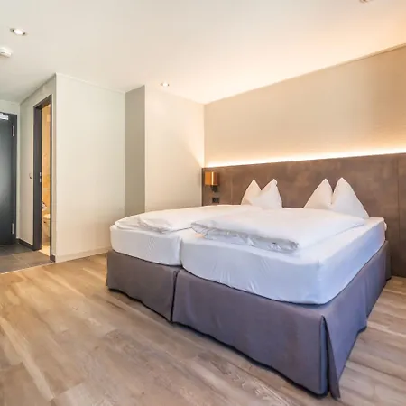 호텔 The By The Hey 3*