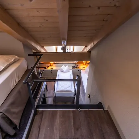 The By The Hey 인터라켄