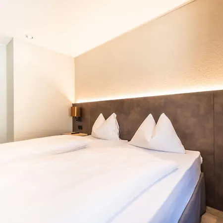 The By The Hey 인터라켄